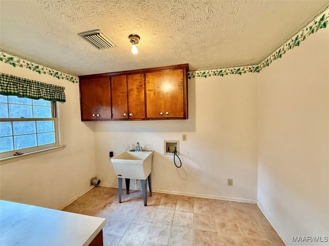 2112 County Road 80 ., Selma, AL 36703