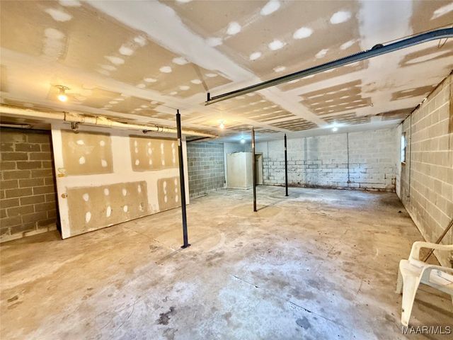 2112 County Road 80 ., Selma, AL 36703