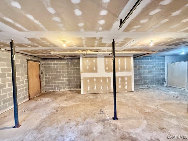 2112 County Road 80 ., Selma, AL 36703