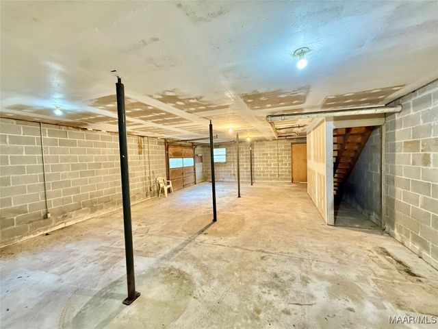 2112 County Road 80 ., Selma, AL 36703