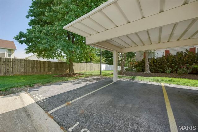 1044 Sugar Creek Court 5, St Peters, MO 63376