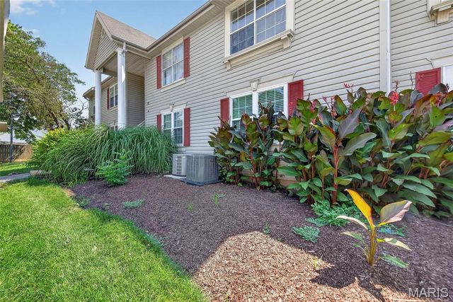 1044 Sugar Creek Court 5, St Peters, MO 63376
