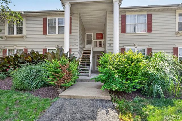 1044 Sugar Creek Court 5, St Peters, MO 63376