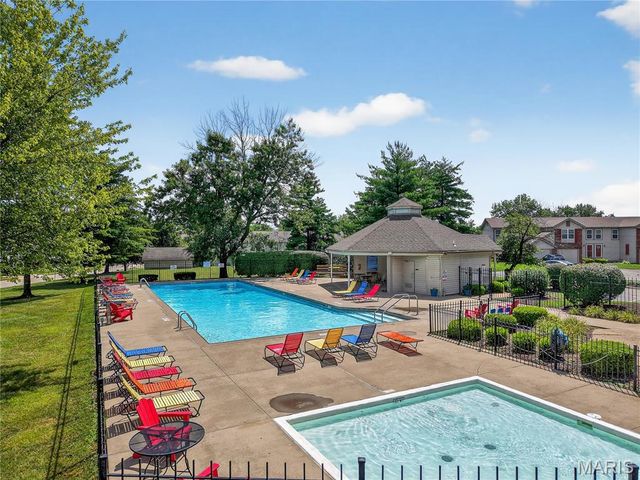 1044 Sugar Creek Court 5, St Peters, MO 63376