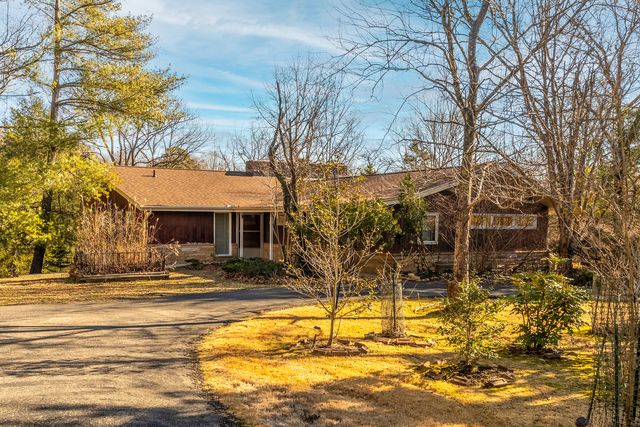 88 Dakota Road, Carbondale, IL 62902