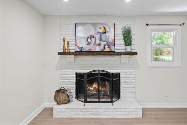 509 Rosewood Dr, Clarksville, TN 37043