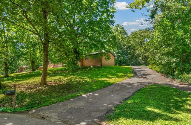 509 Rosewood Dr, Clarksville, TN 37043