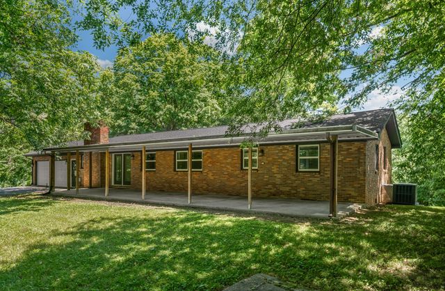 509 Rosewood Dr, Clarksville, TN 37043