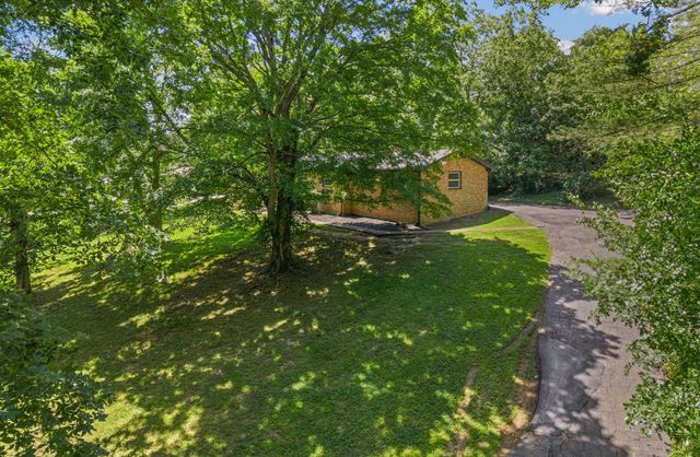 509 Rosewood Dr, Clarksville, TN 37043