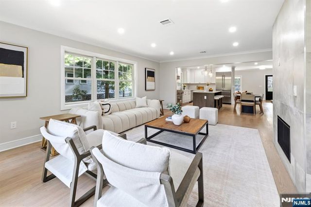 613 Hillcrest Road, Ridgewood, NJ 07450