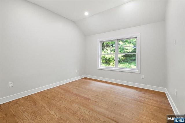 613 Hillcrest Road, Ridgewood, NJ 07450