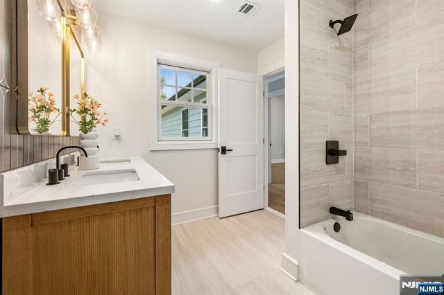 613 Hillcrest Road, Ridgewood, NJ 07450