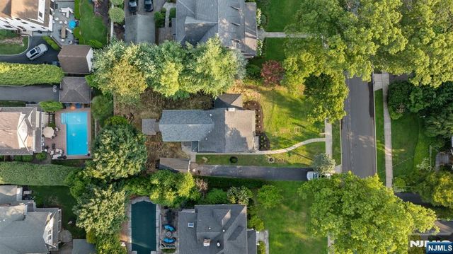 613 Hillcrest Road, Ridgewood, NJ 07450
