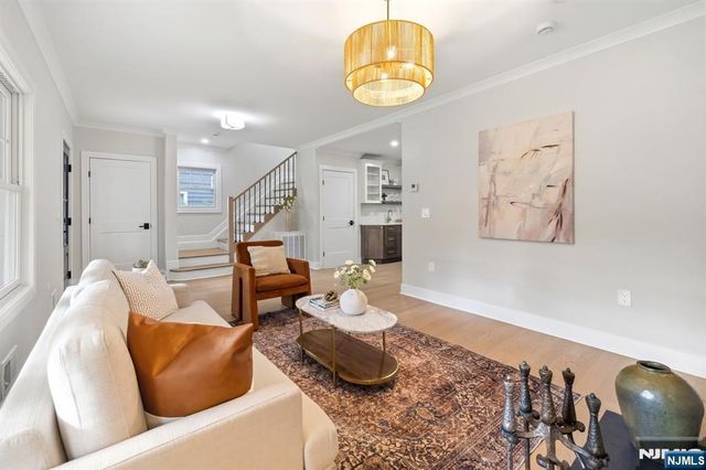 613 Hillcrest Road, Ridgewood, NJ 07450
