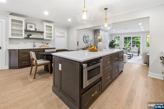 613 Hillcrest Road, Ridgewood, NJ 07450