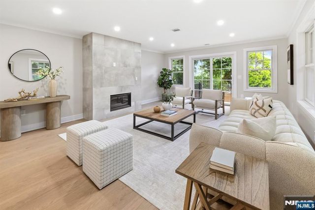 613 Hillcrest Road, Ridgewood, NJ 07450