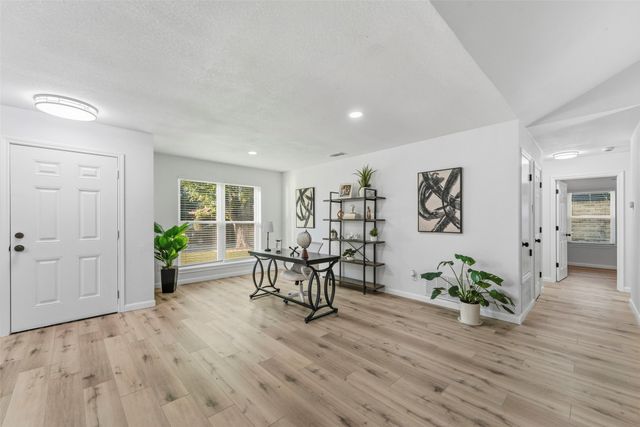 7111 Vinland Street, Dallas, TX 75227