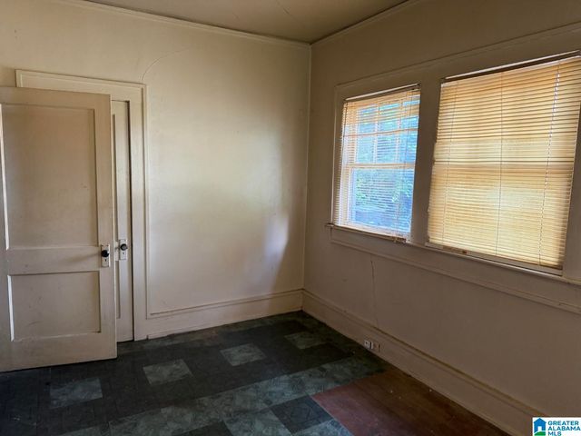 2032 26TH STREET ENSLEY, Birmingham, AL 35218