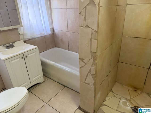 2032 26TH STREET ENSLEY, Birmingham, AL 35218
