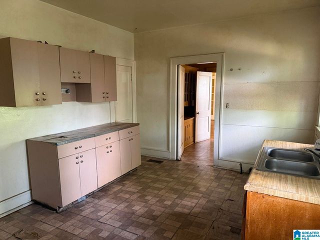 2032 26TH STREET ENSLEY, Birmingham, AL 35218