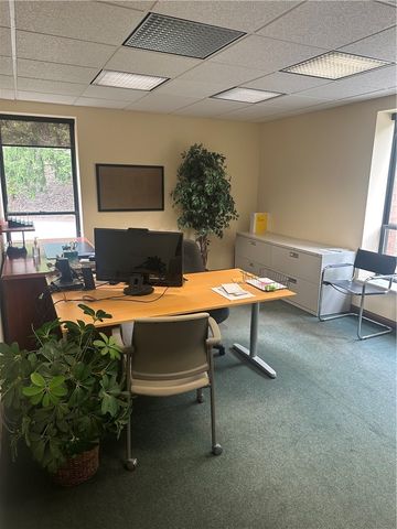 708 McKnight Park Drive, Ross Twp, PA 15237