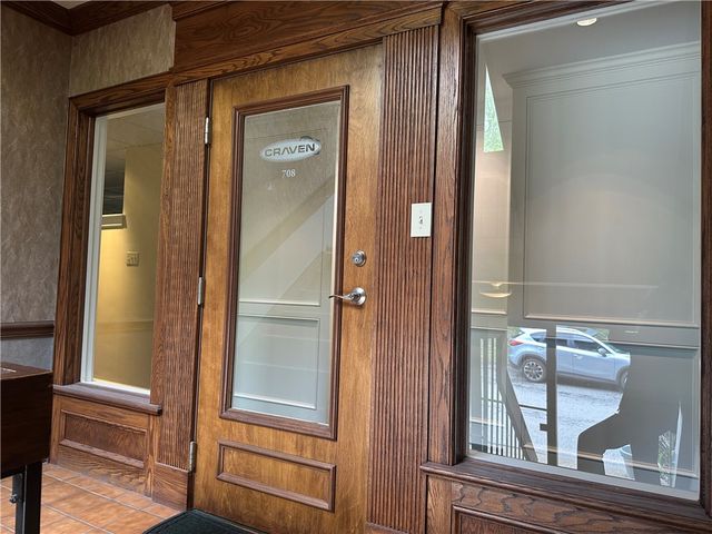 708 McKnight Park Drive, Ross Twp, PA 15237