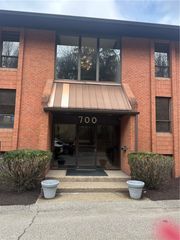 708 McKnight Park Drive, Ross Twp, PA 15237