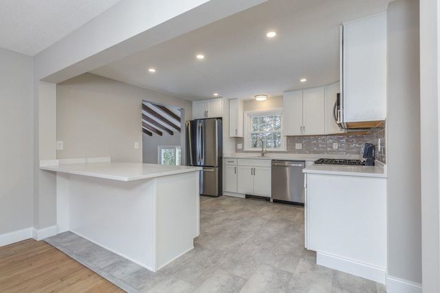 16 Emerson Road, Nashua, NH 03062