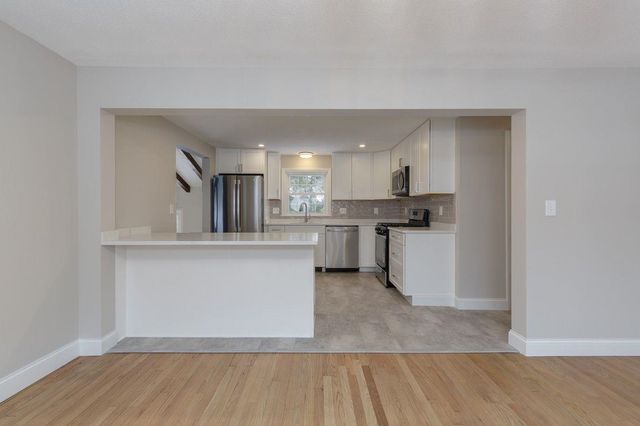 16 Emerson Road, Nashua, NH 03062