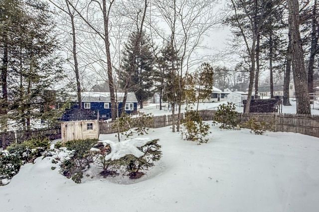 16 Emerson Road, Nashua, NH 03062