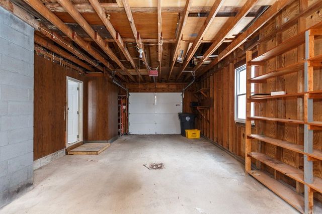 16 Emerson Road, Nashua, NH 03062