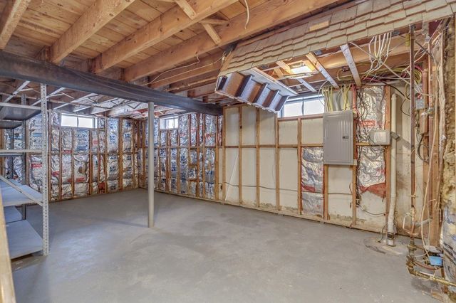 16 Emerson Road, Nashua, NH 03062