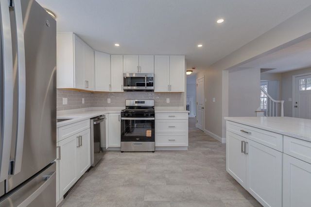 16 Emerson Road, Nashua, NH 03062