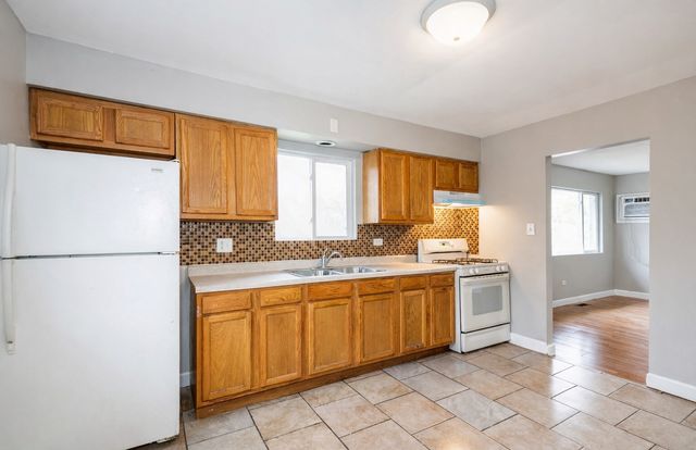 808 Mackinaw Avenue, Calumet City, IL 60409
