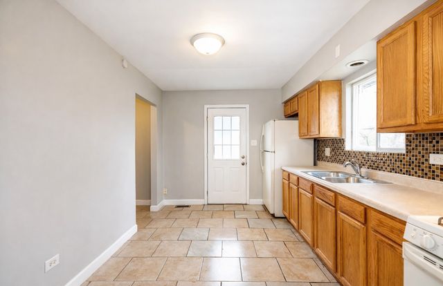 808 Mackinaw Avenue, Calumet City, IL 60409