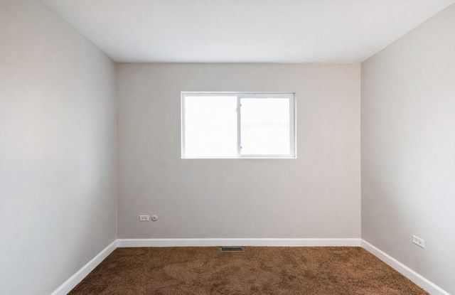 808 Mackinaw Avenue, Calumet City, IL 60409