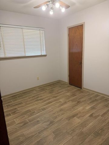 1602 Willow Rock Road, Houston, TX 77088