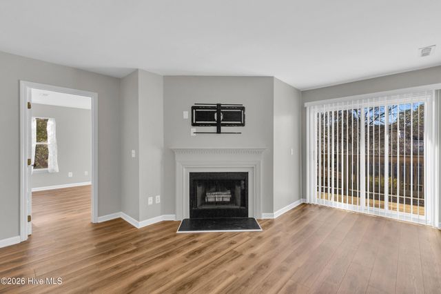 5221 Largo Court 4c- 202, Wilmington, NC 28409