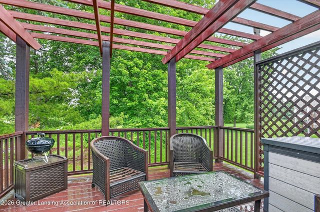 27 Aviemore Drive, Mason, MI 48854