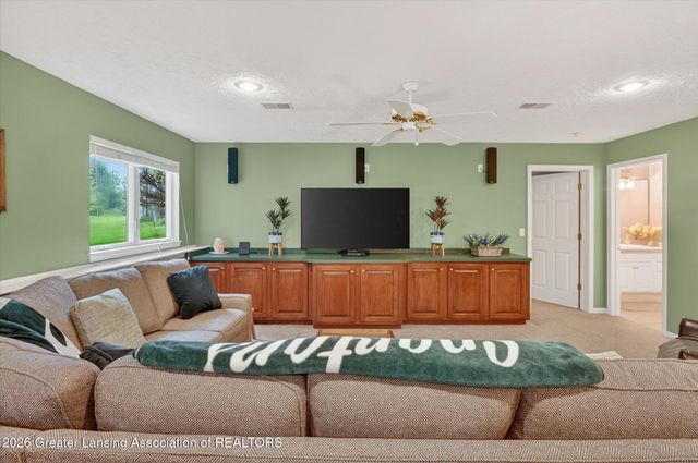 27 Aviemore Drive, Mason, MI 48854