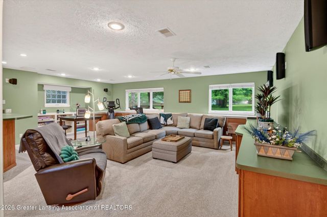 27 Aviemore Drive, Mason, MI 48854