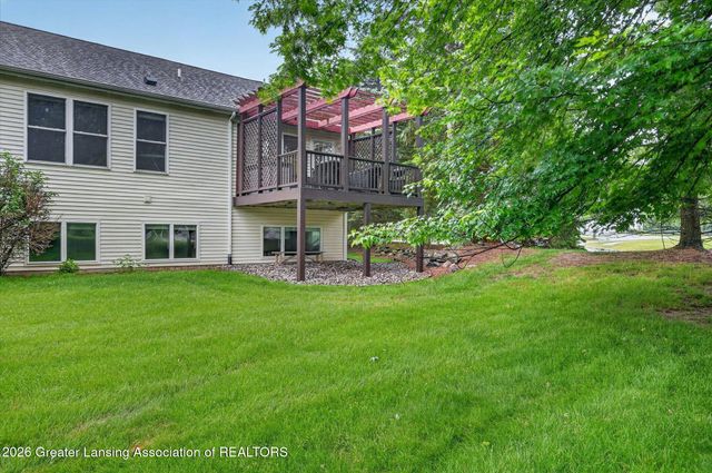27 Aviemore Drive, Mason, MI 48854
