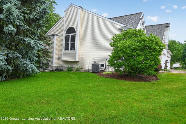 27 Aviemore Drive, Mason, MI 48854