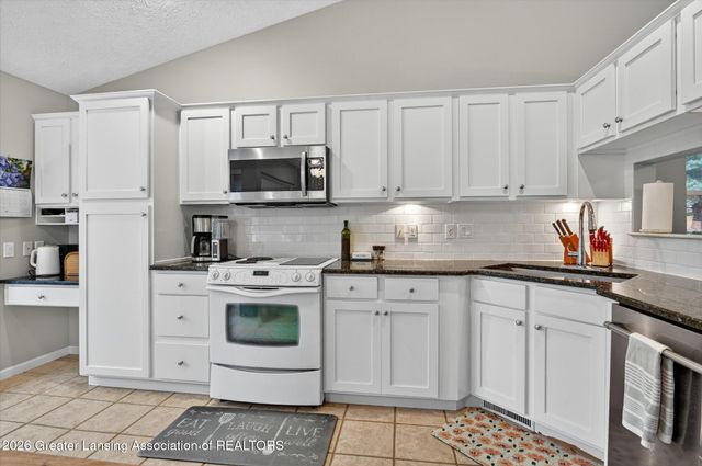 27 Aviemore Drive, Mason, MI 48854