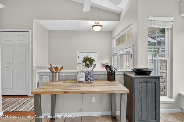 27 Aviemore Drive, Mason, MI 48854