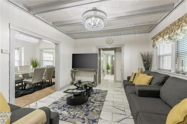 135 Elmwood Avenue, Kansas City, MO 64123