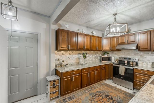 135 Elmwood Avenue, Kansas City, MO 64123