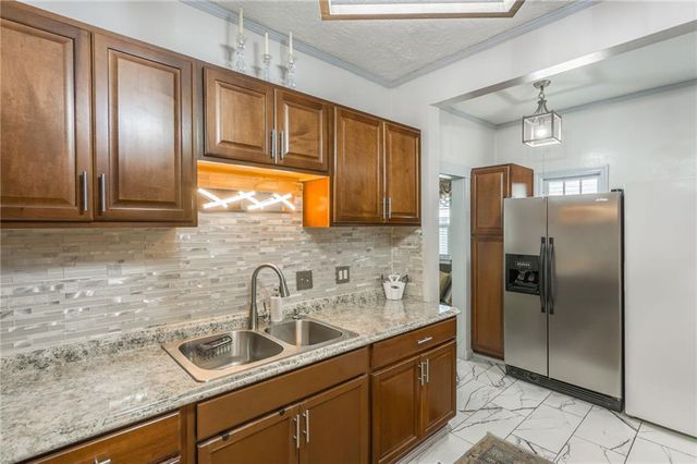 135 Elmwood Avenue, Kansas City, MO 64123