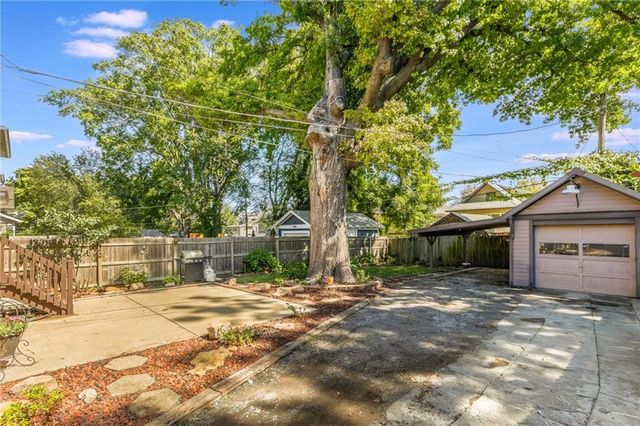 135 Elmwood Avenue, Kansas City, MO 64123