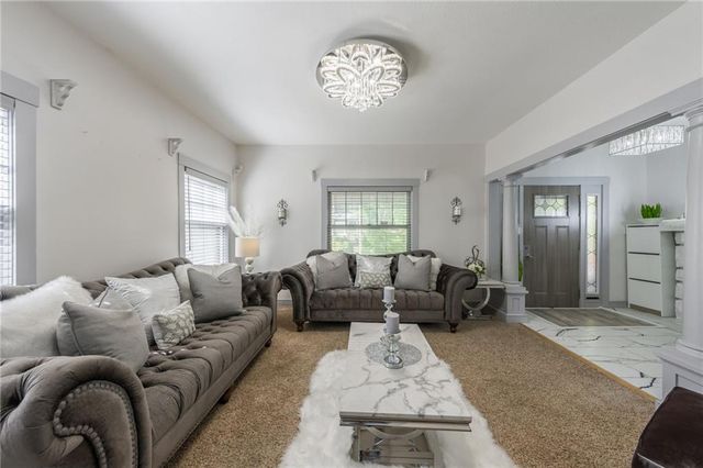 135 Elmwood Avenue, Kansas City, MO 64123